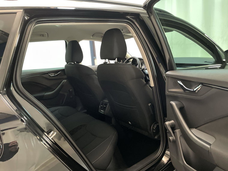 Vehicle Image 18