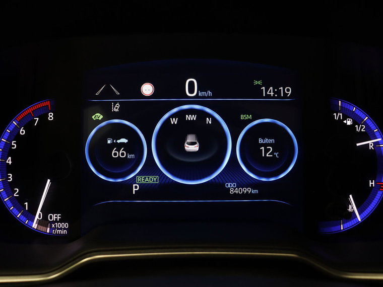 Vehicle Image 25