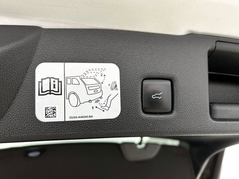 Vehicle Image 28