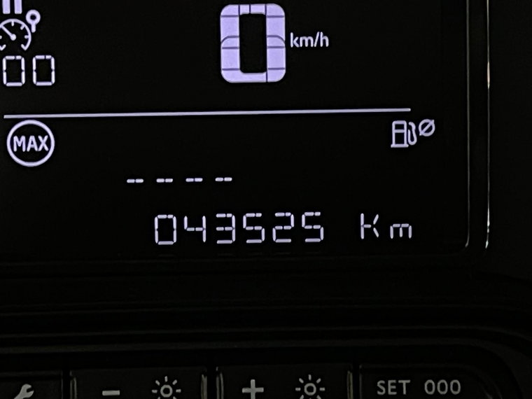 Vehicle Image 25