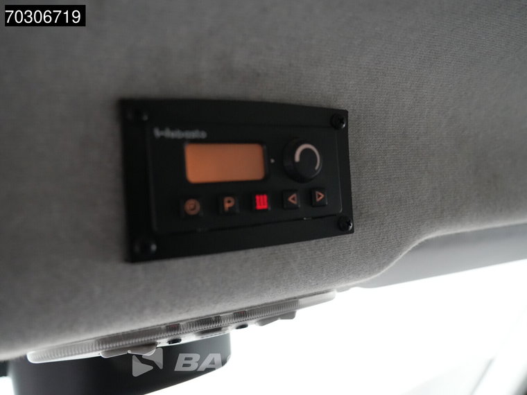 Vehicle Image 27