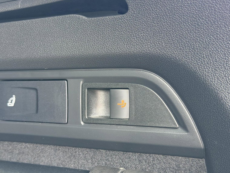 Vehicle Image 52