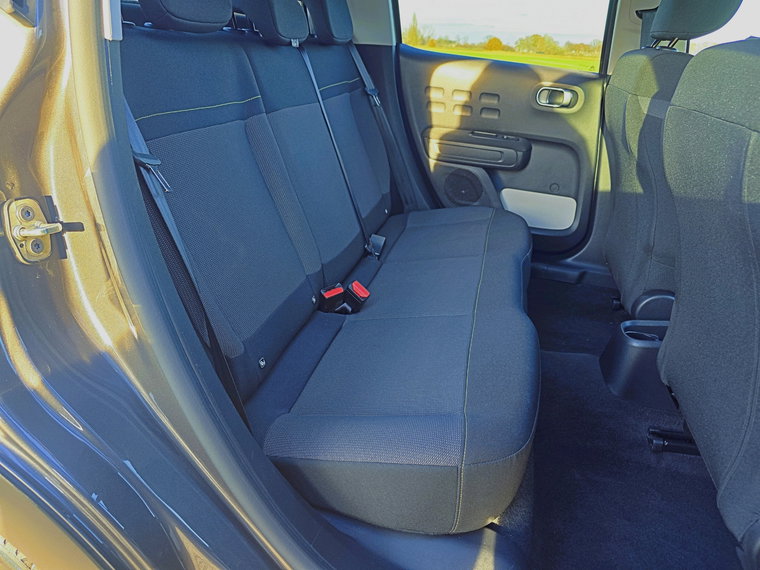 Vehicle Image 30