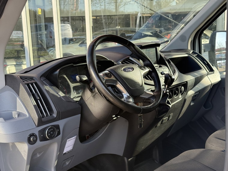 Vehicle Image 13