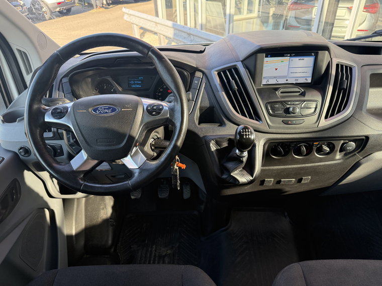 Vehicle Image 15
