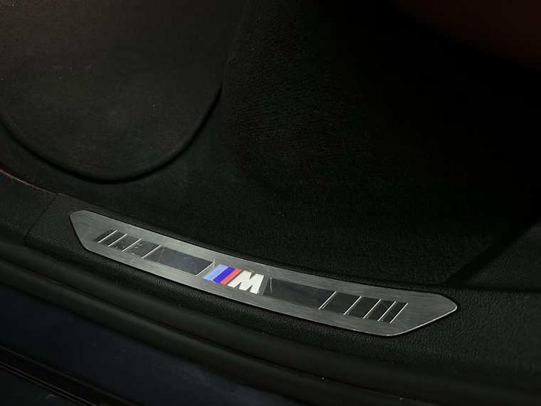 Vehicle Image 43