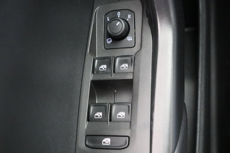 Vehicle Image 33