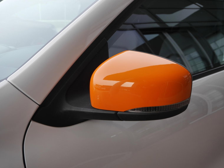 Vehicle Image 32