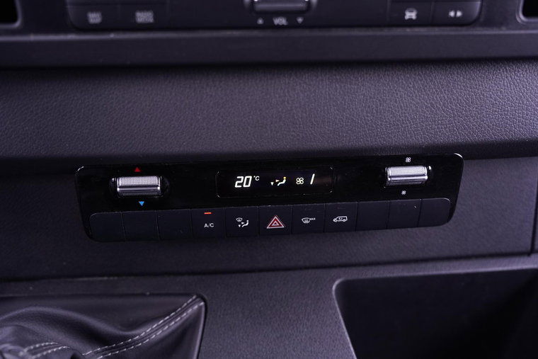 Vehicle Image 40