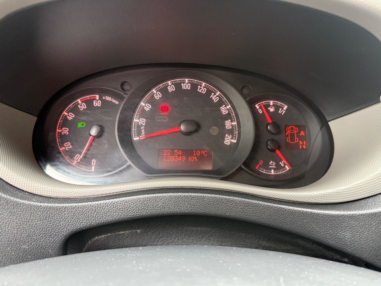 Vehicle Image 12