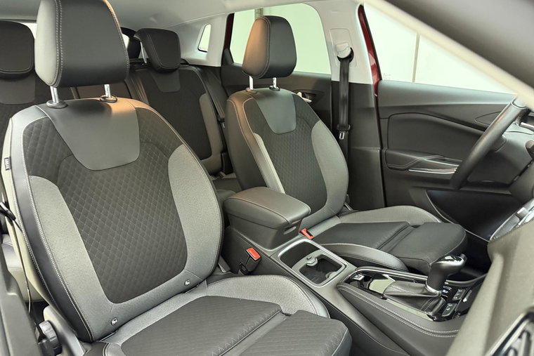 Vehicle Image 13