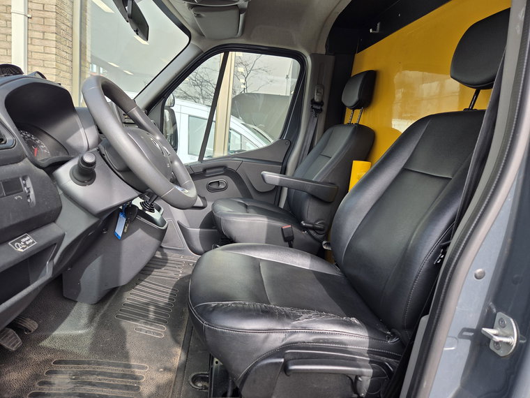 Vehicle Image 33