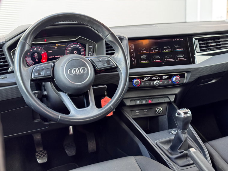 Vehicle Image 11