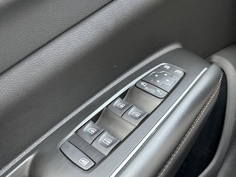 Vehicle Image 33