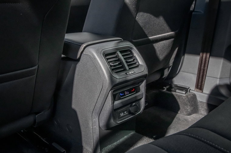 Vehicle Image 39