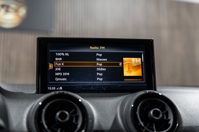 Vehicle Image 35