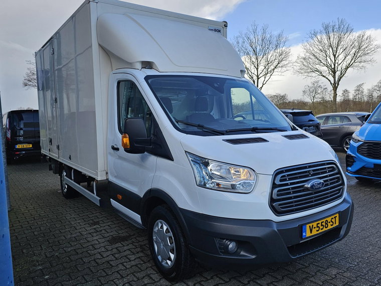 Vehicle Image 6