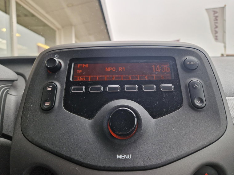 Vehicle Image 15