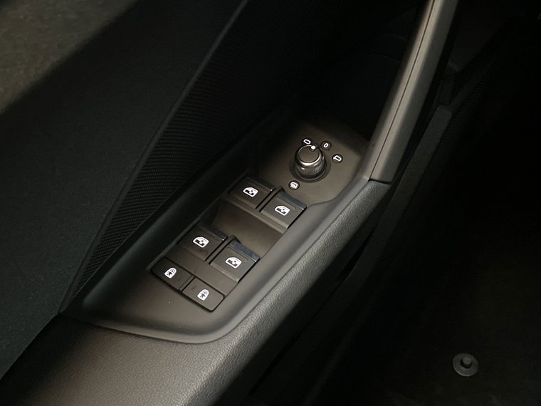 Vehicle Image 26
