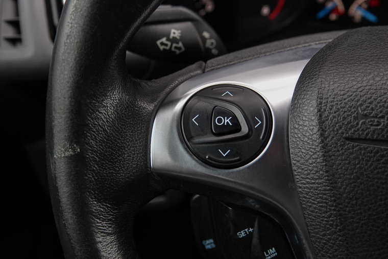Vehicle Image 25