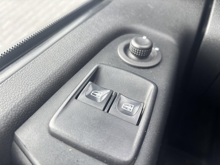 Vehicle Image 27