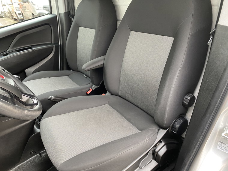 Vehicle Image 36