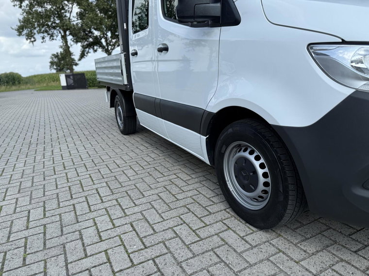 Vehicle Image 27