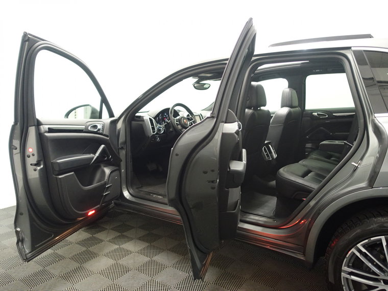 Vehicle Image 38