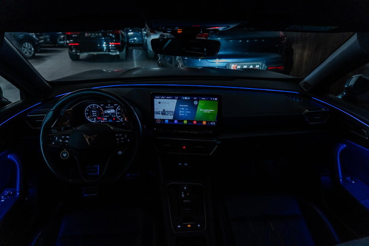 Vehicle Image 12