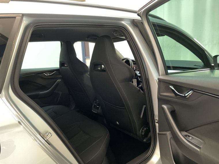 Vehicle Image 17
