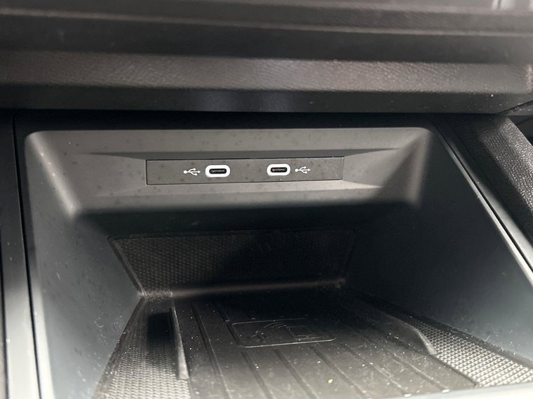 Vehicle Image 28