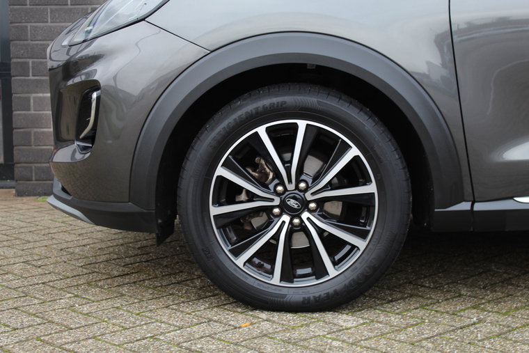 Vehicle Image 23