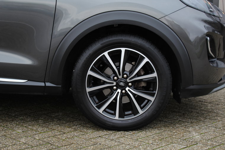 Vehicle Image 25