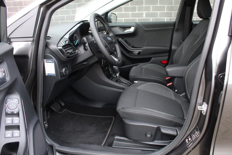 Vehicle Image 8