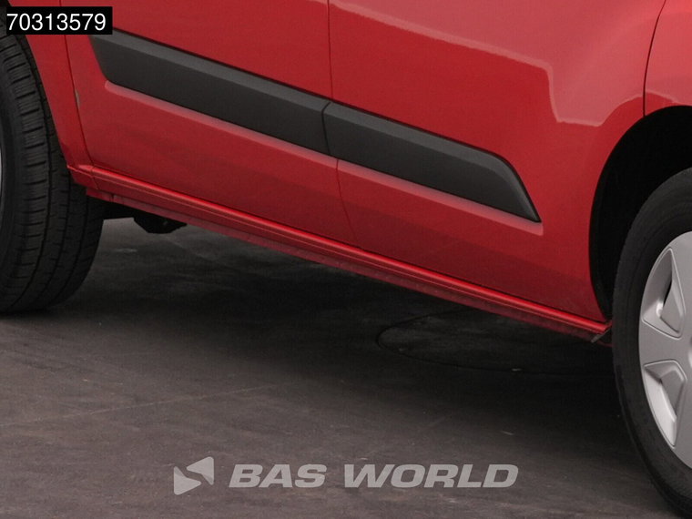 Vehicle Image 32