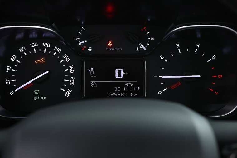 Vehicle Image 18