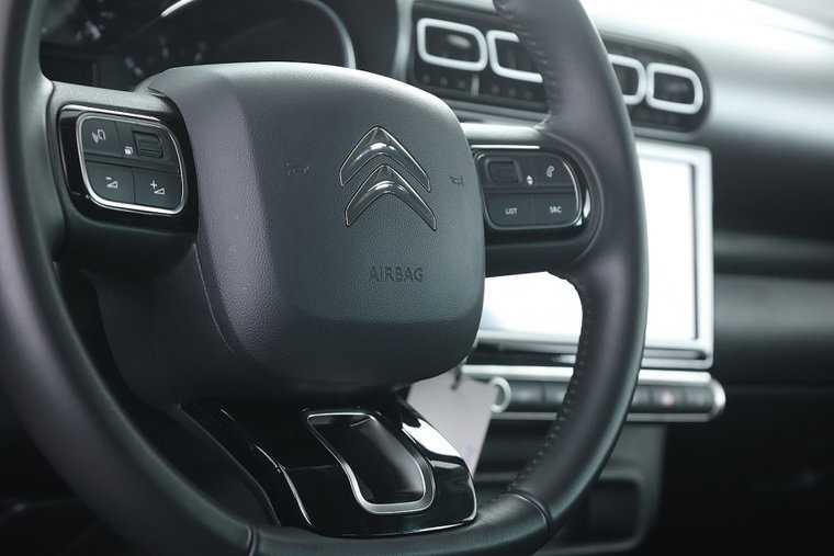 Vehicle Image 10