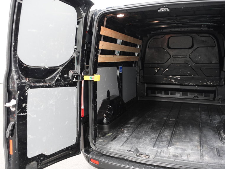 Vehicle Image 36