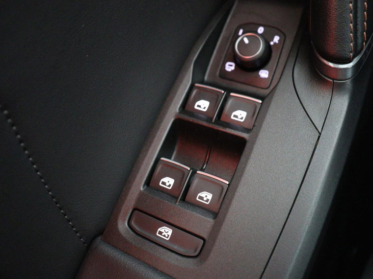 Vehicle Image 38