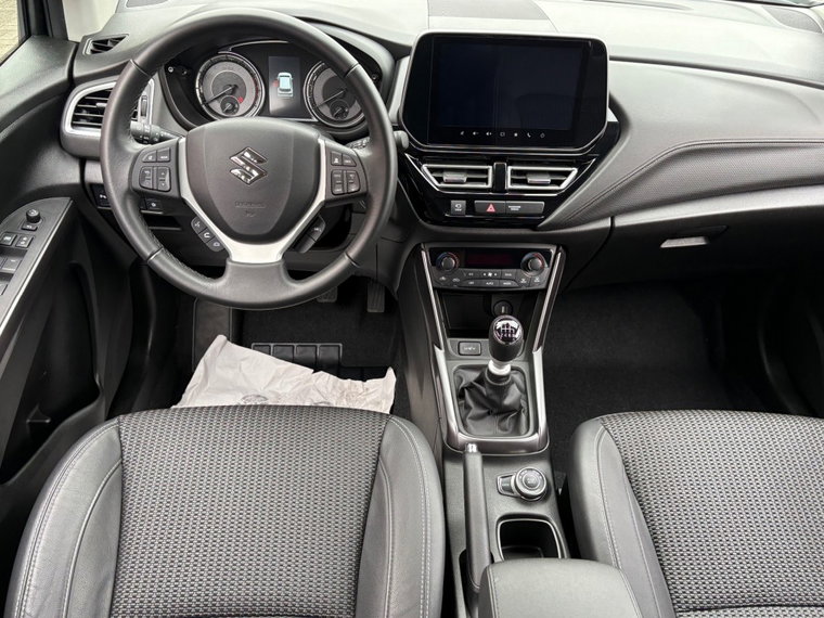 Vehicle Image 6