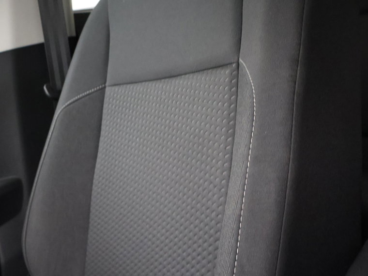 Vehicle Image 37