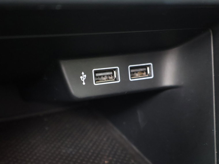 Vehicle Image 38