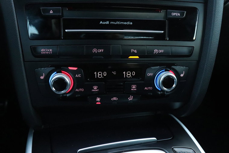 Vehicle Image 29