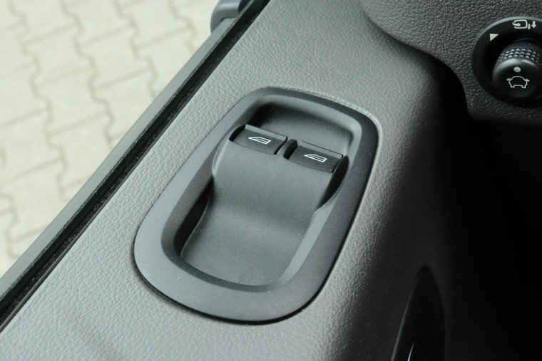 Vehicle Image 40