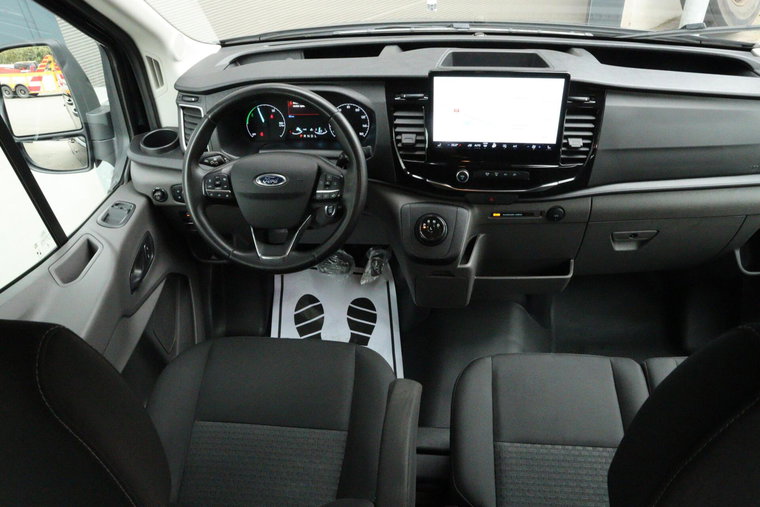 Vehicle Image 11