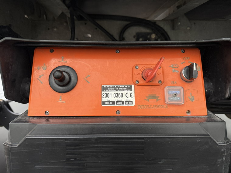 Vehicle Image 21