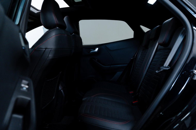 Vehicle Image 25