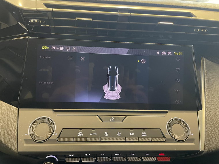 Vehicle Image 19