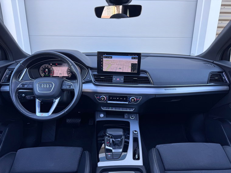 Vehicle Image 9