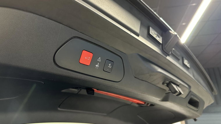 Vehicle Image 37